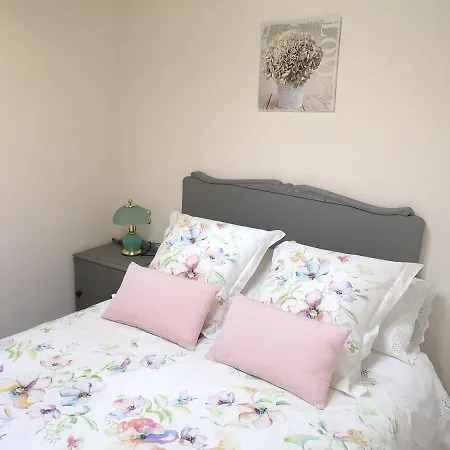 House With 2 Bedrooms In With Wonderful Mountain View Enclosed Garden And Wifi