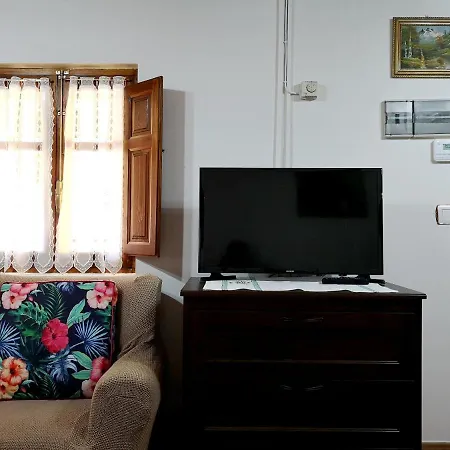 House With 2 Bedrooms In With Wonderful Mountain View Enclosed Garden And Wifi *