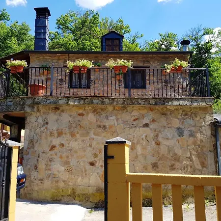 House With 2 Bedrooms In With Wonderful Mountain View Enclosed Garden And Wifi بيت للعطل