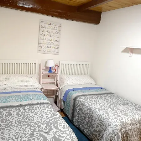 House With 2 Bedrooms In With Wonderful Mountain View Enclosed Garden And Wifi بونفيراذا