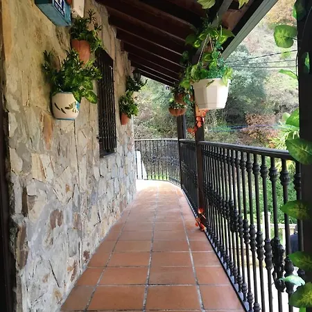 بيت للعطل House With 2 Bedrooms In With Wonderful Mountain View Enclosed Garden And Wifi بونفيراذا