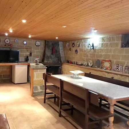 House With 2 Bedrooms In With Wonderful Mountain View Enclosed Garden And Wifi بيت للعطل