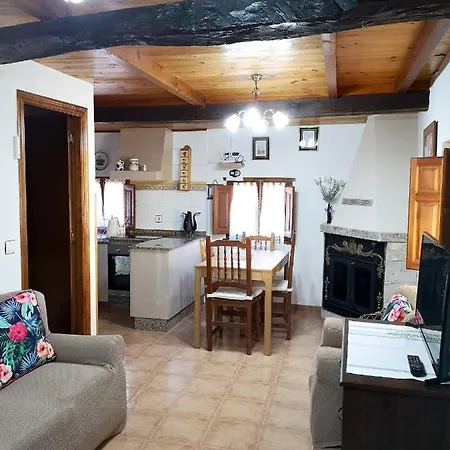 House With 2 Bedrooms In With Wonderful Mountain View Enclosed Garden And Wifi *