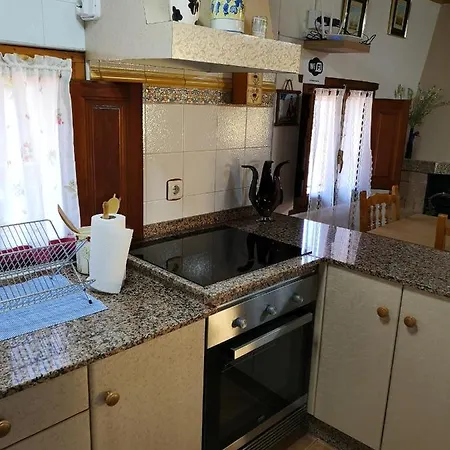 بيت للعطل House With 2 Bedrooms In With Wonderful Mountain View Enclosed Garden And Wifi