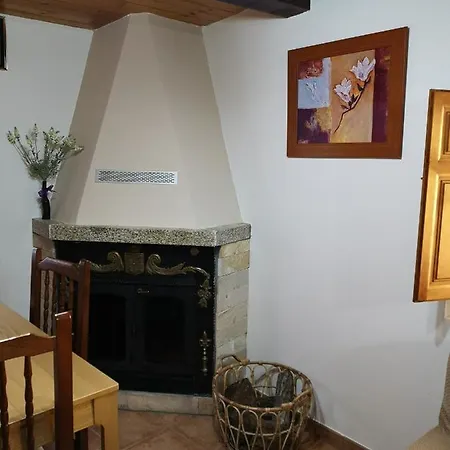 House With 2 Bedrooms In With Wonderful Mountain View Enclosed Garden And Wifi بونفيراذا