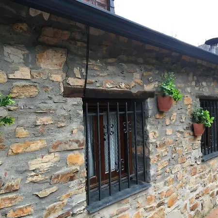 بيت للعطل House With 2 Bedrooms In With Wonderful Mountain View Enclosed Garden And Wifi *