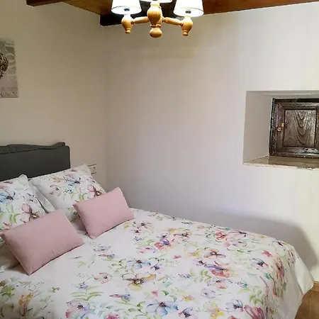 بيت للعطل House With 2 Bedrooms In With Wonderful Mountain View Enclosed Garden And Wifi بونفيراذا